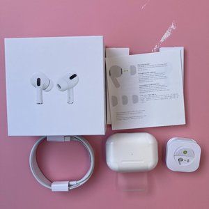 AirPods Pro With Wireless Charging Case